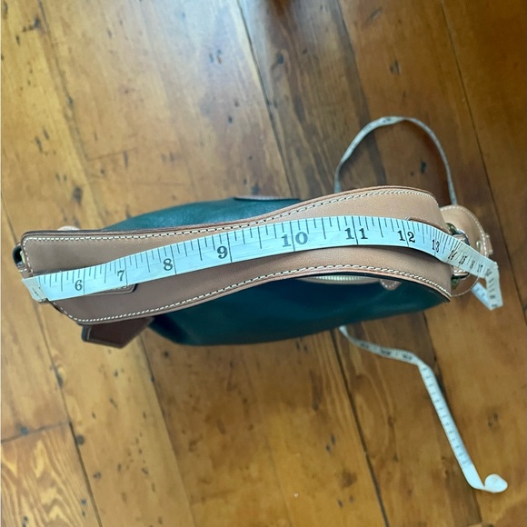 Vintage Ghurka shoulder bag. Absolutely gorgeous! No flaws inside or out. - Picture 13 of 15